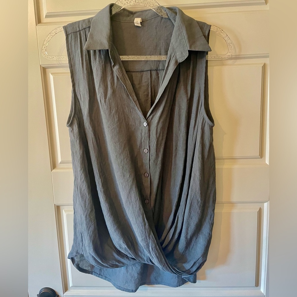 Wishlist Gray Sleeveless Blouse - M